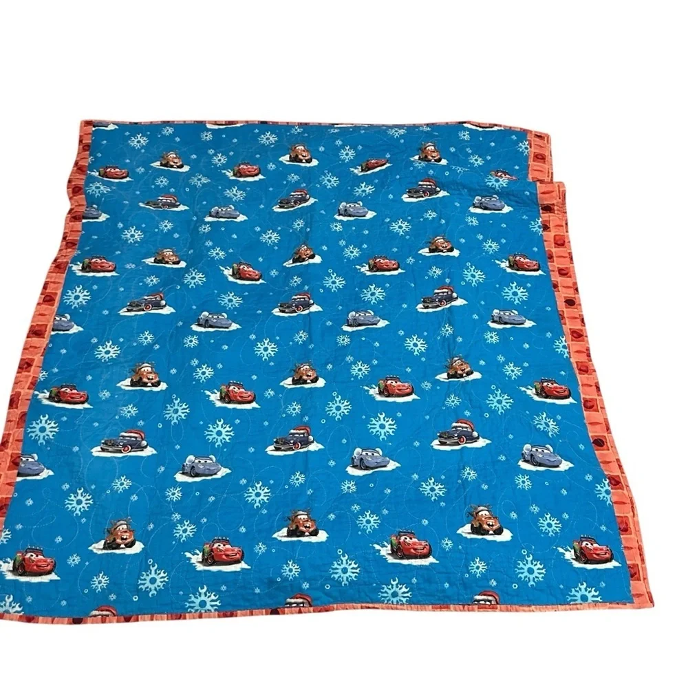 Snowflake Patterned Cars Blue Quilt with Red Border